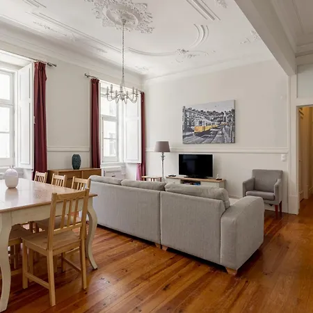 Guestready - Bright Flat Near Santa Justa Lift * Lisboa