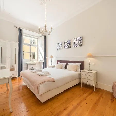 Guestready - Family Near Santa Justa Lift Apartment Lisbon
